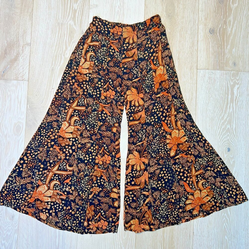 Angie - Gaucho Pants Womens S Black Orange Brown Floral Stretch Waist